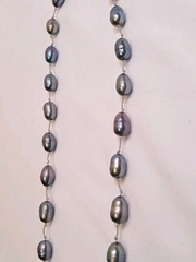 NWT Peyote Bird Iridescent Silver/Gray Freshwater Pearls Yarn Necklace 16.5″