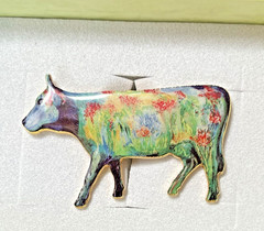 Vintage Westland CowParade 2002 TieTac/Pin & GP & Floral Yard Design 1 1/2″L