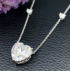 Lovely 15 Ct Certified White Diamond Necklace , Tariffs FREE & matching Studs.