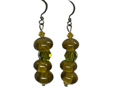 Handmade Beaded Drop/Dangle Earrings 1.25″L Green
