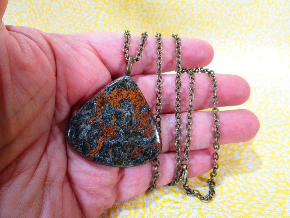 Chesolite Jasper Cabochon Pendant w/ 24″ Antiqued Brass Tone Cable Chain / G