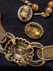 Heidi Daus rare necklace garnet citrine mix with bronze pearls/clip On Earrings