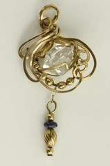 Fine Estate Jewelry 12KT Gold Filled Wire Wrapped CRYSTAL Glass Beaded Pendant
