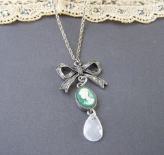 Vintage Style Silver Ribbon Bow Green Cameo Pendant Necklace Teardrop Lavalier